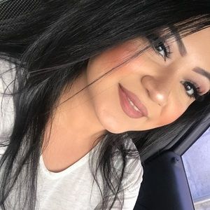 Meet your Posher, Daysi